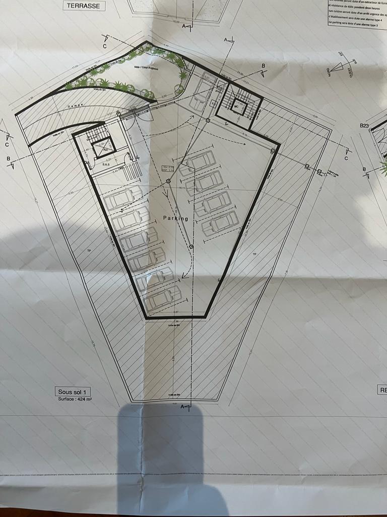 Driss Slaoui/Villa commerciale 1500m² - 250 DH/m²